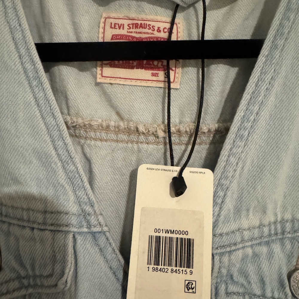 Levi's Light Blue Denim Short Overalls Romper.size small. - Picture 4 of 5